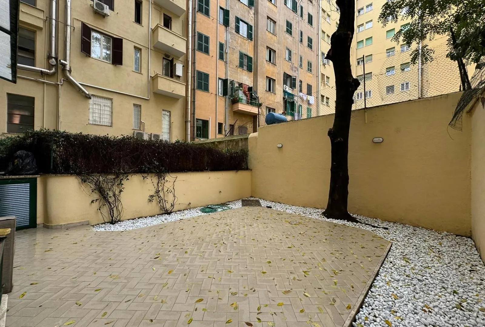 Quiet Corner In The Eternal City Rom 0*,  Italien